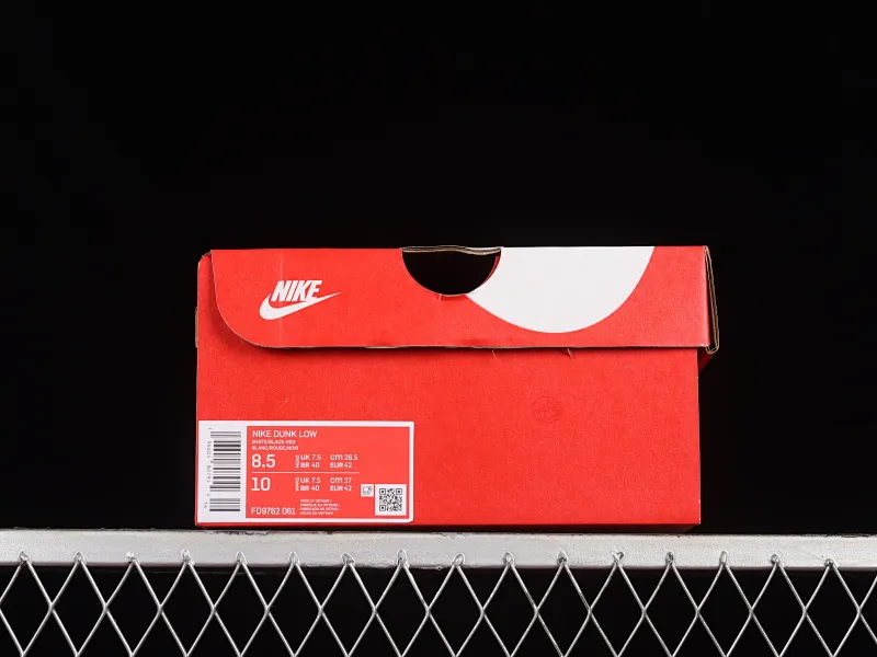 All categories Nk SB Dunk series Nk SB Dunk Low low-top sneakers C version Nk Dunk Low white, black and red color matching SB low-top sports and leisure sneakers FD9762-061